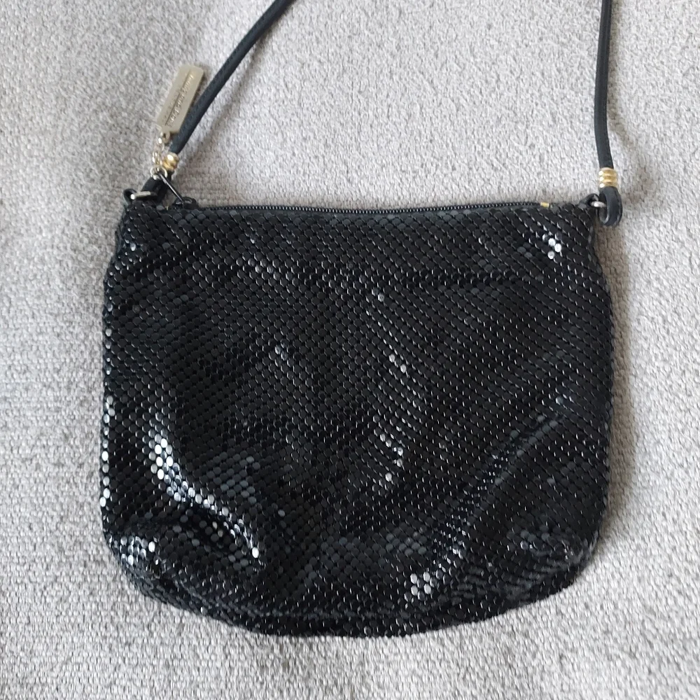 Whiting & Davis Black Shoulder Mesh Bag Texture and Compact Size_2